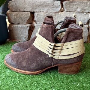 Diba True Sly Fox Suede Leather Women’s Ankle Boots